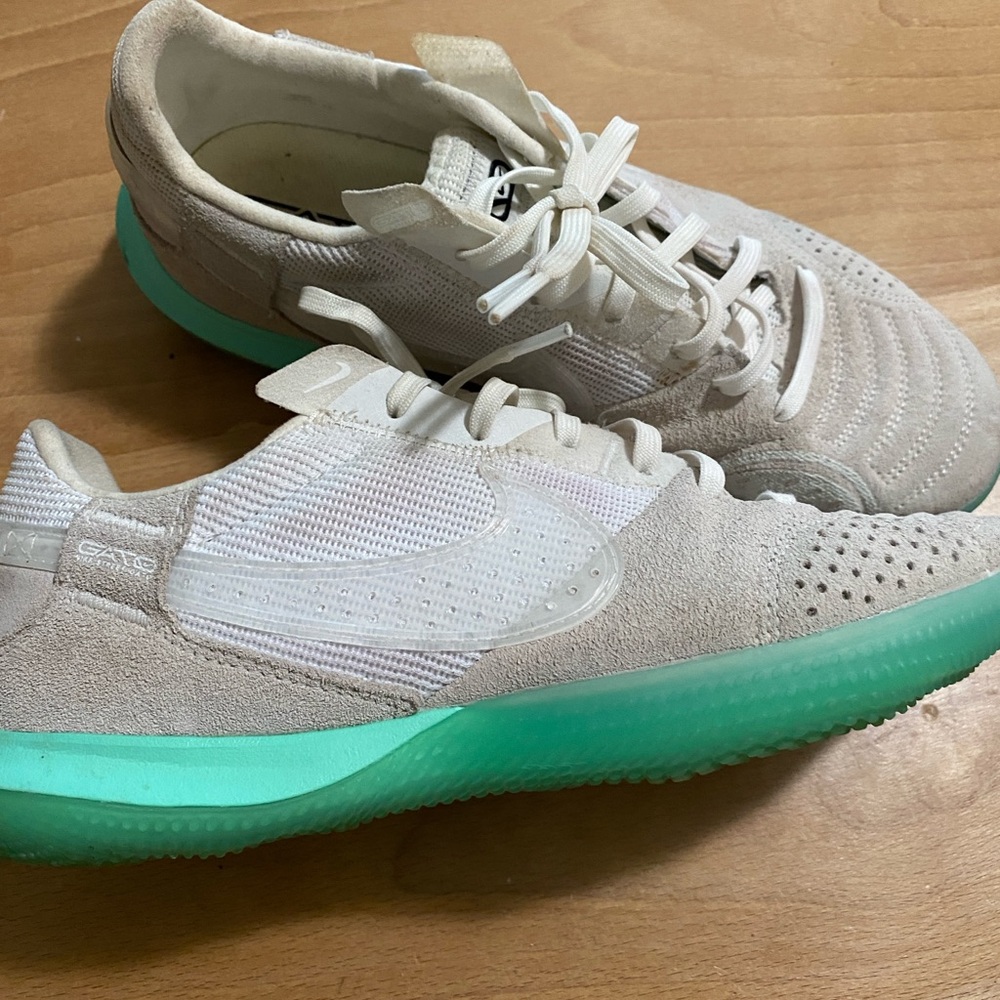 Nike Gato Indoor Soccer Futsal Shoes White & Green - Size 6.5 classic